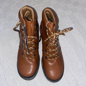 Women Kira Lace-Up Memory Foam Hiker Boots Universal Thread Cognac Size 10